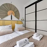 Palm With Terrace & Parking By Lion ソポト